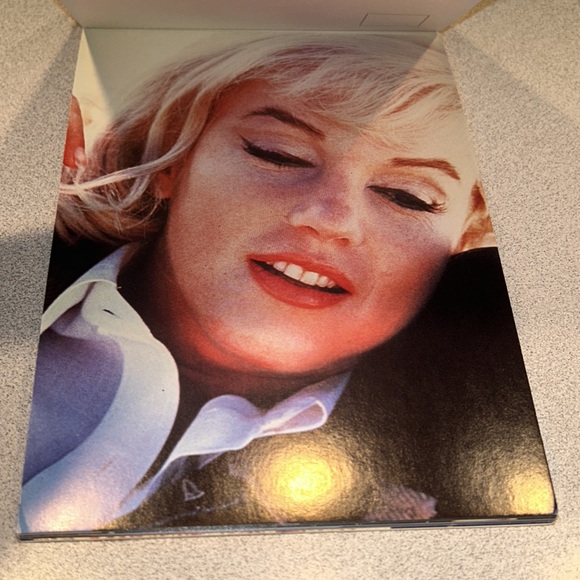 COPY - Vintage Marilyn Monroe 30 Postcards Book - Picture 5 of 12